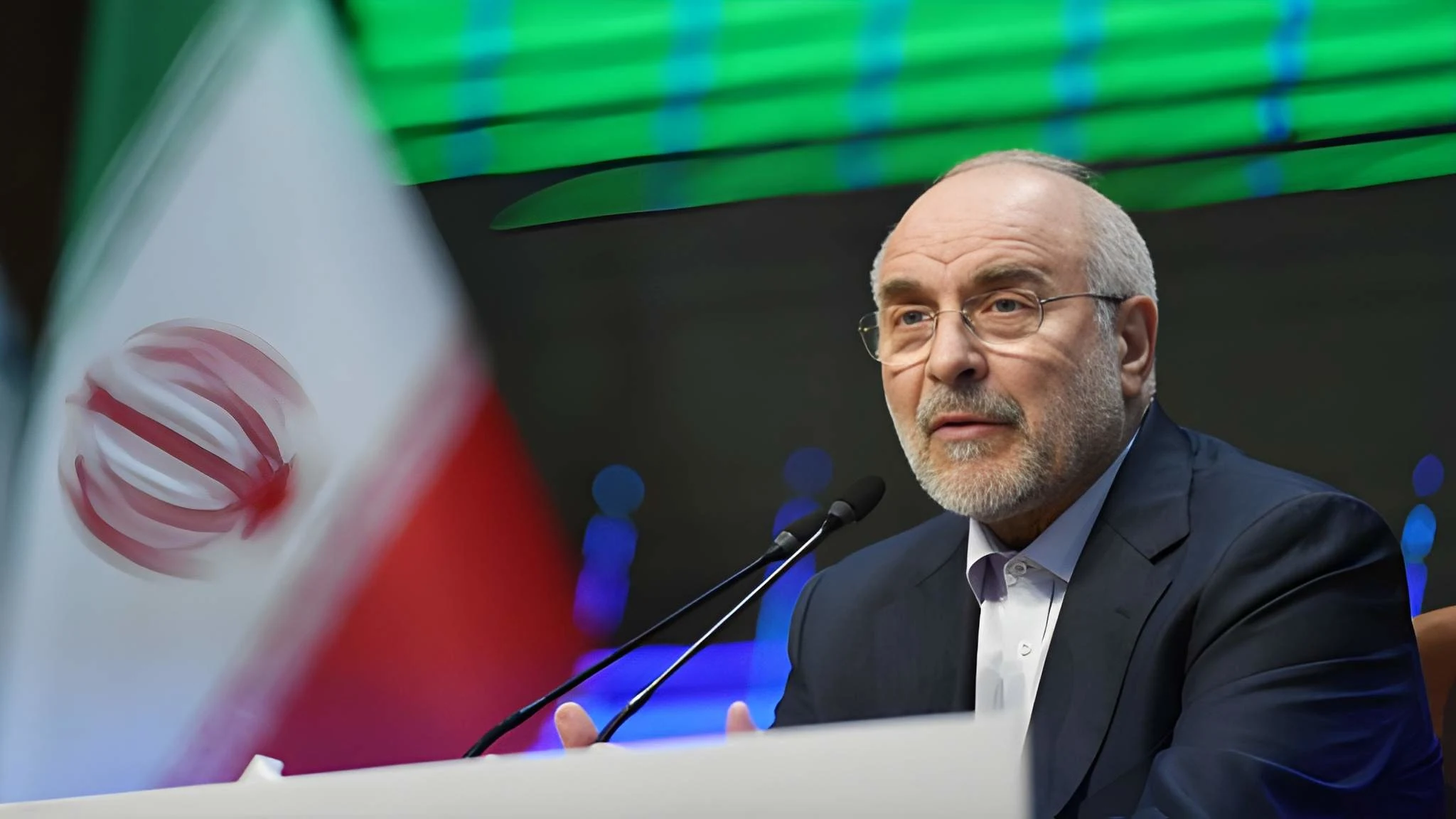 امریکا سے مذاکرات جاری، جنگ کیلئے بھی تیار ہیں: محمد باقر قالیباف