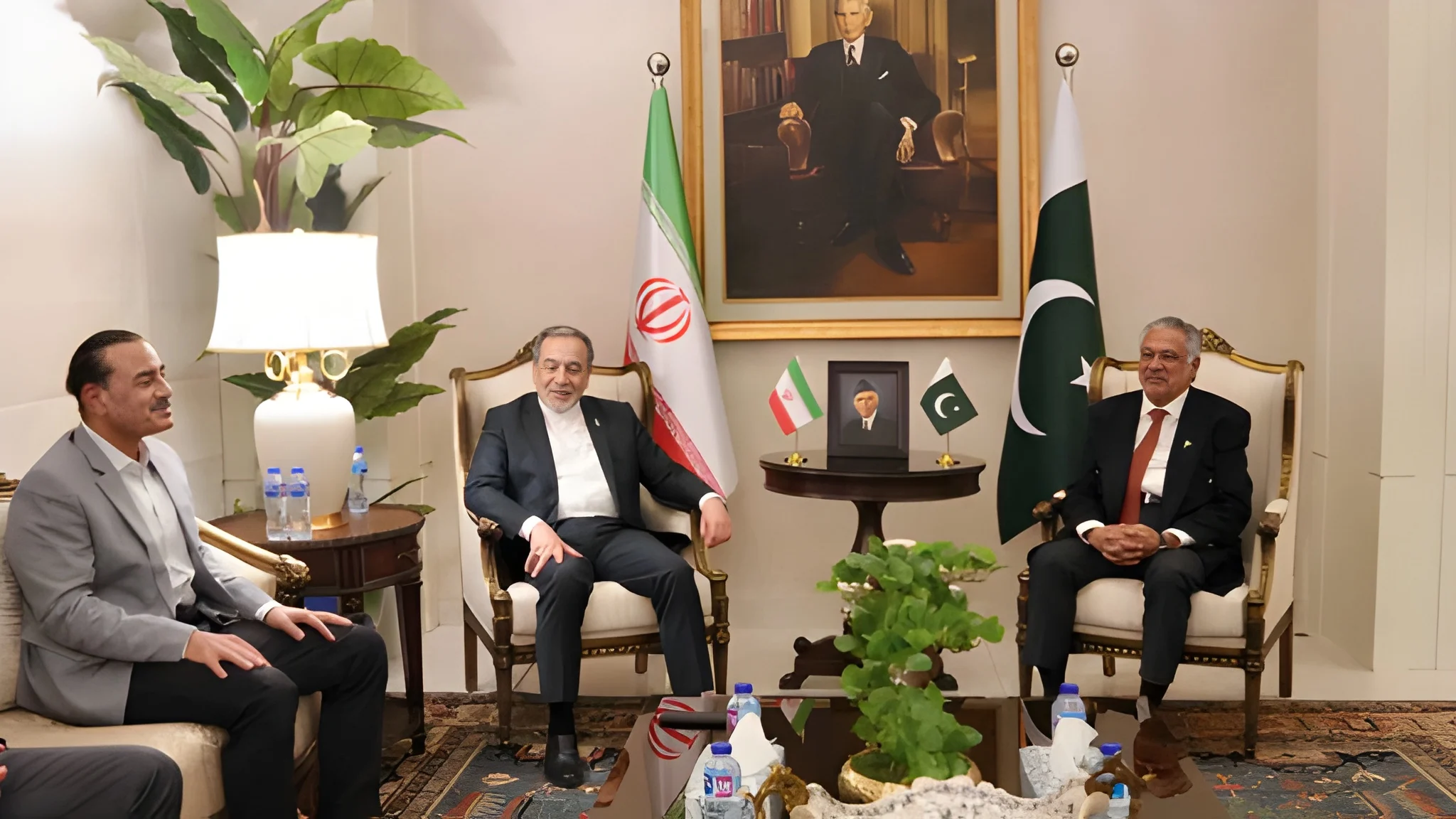 ایرانی وزیرِ خارجہ کی فیلڈ مارشل سید عاصم منیر و نائب وزیرِ اعظم اسحاق ڈار سے ملاقات