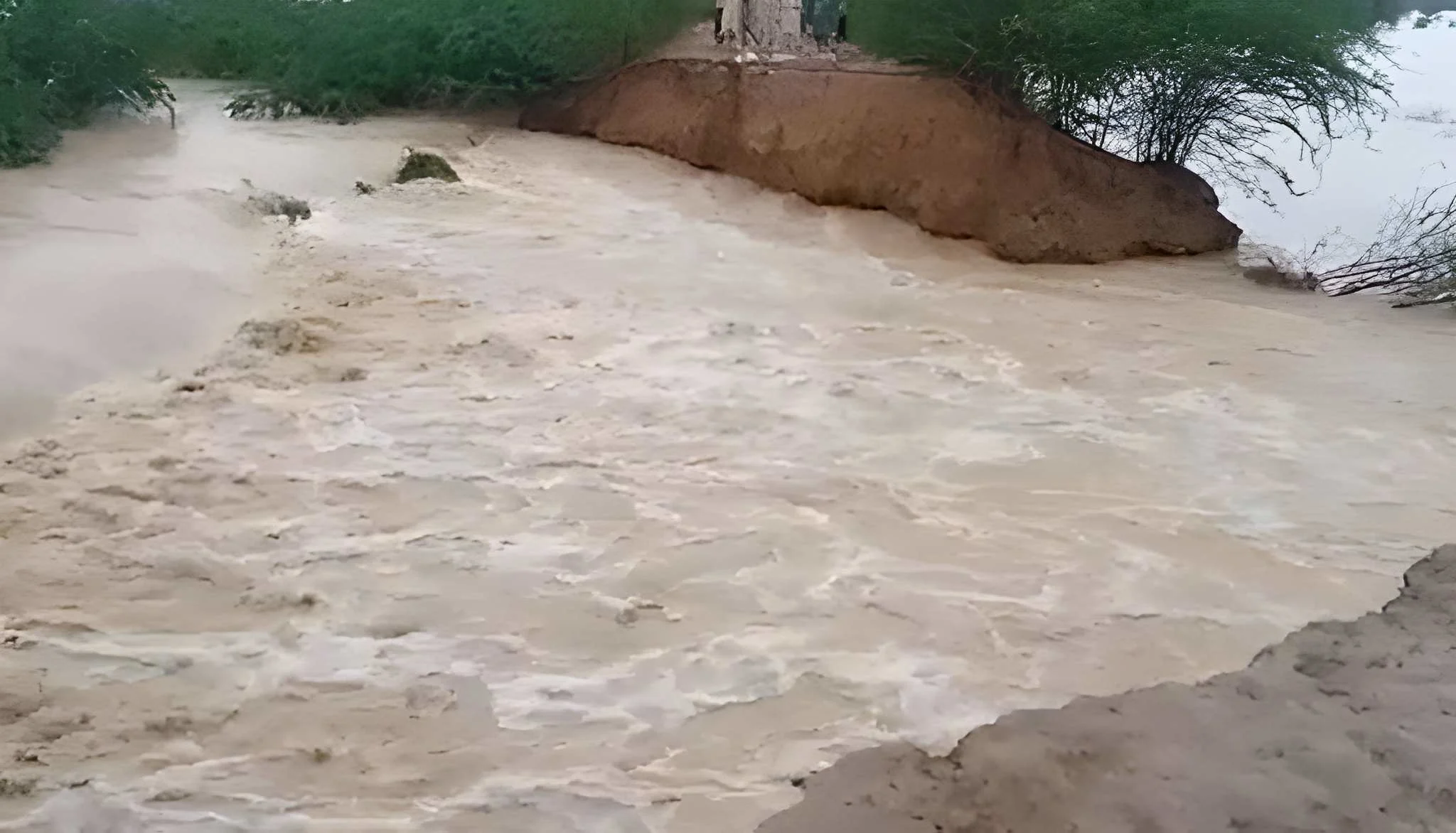 بارشوں کے بعد ڈیرہ غازی خان میں ندی نالوں میں طغیانی