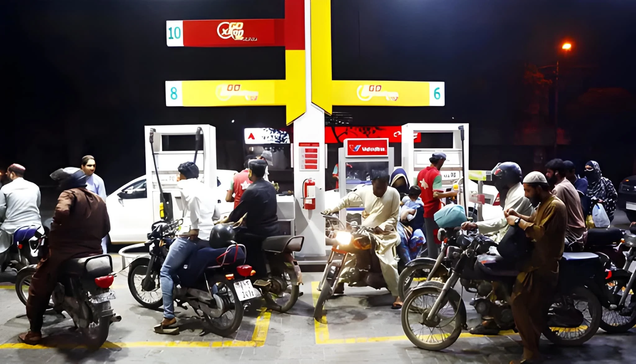 حکومت نے پیٹرول اور ڈیزل مہنگا کر دیا