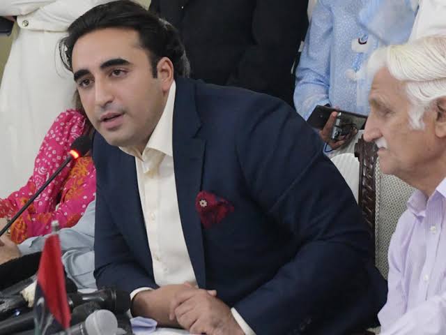 آصف-علی-زرداری-کو-جیل-میں-قتل-کرنے-کی-کوشش-کی-جارہی-ہے:-بلاول-بھٹو