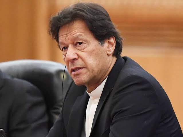 وزیراعظم-کا-بڑے-صنعتکاروں-کو208-ارب-ٹیکس-معاف-کرنے-کا-نوٹس