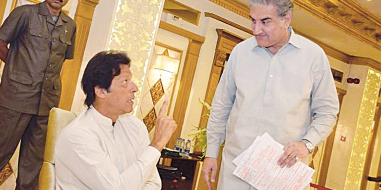 وزیراعظم-نے-اپنے-ہی-پارٹی-رکن-کو-مہنگائی-کا-ذکر-کرنے-پر-ڈانٹ-دیا،-عمران-خان-نے-نکمے-وزراء-کو-گھر-بھیجنے-کا-عندیہ-دے-دیا