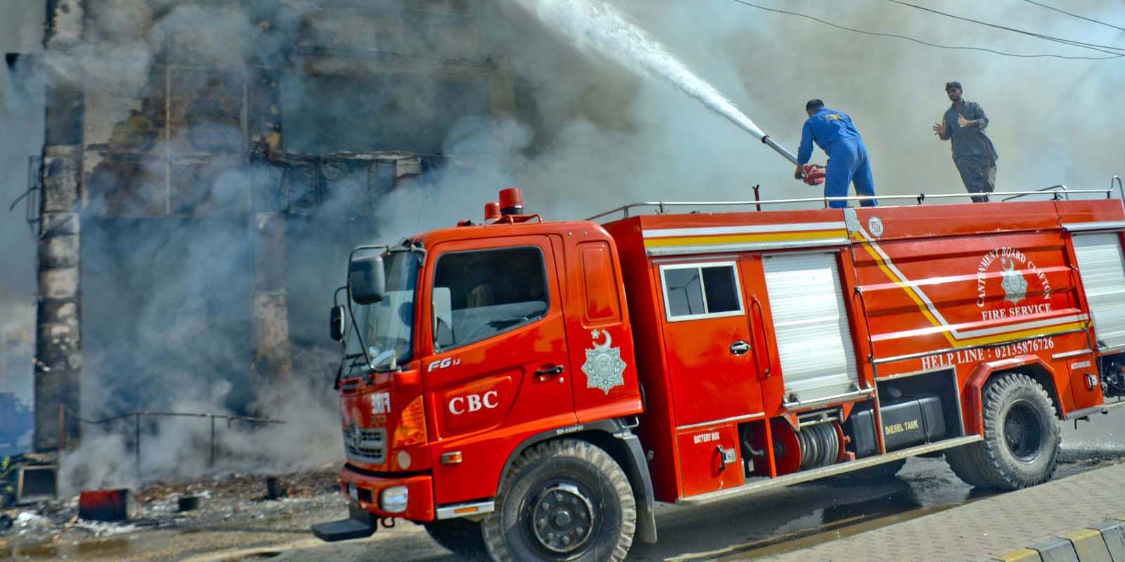 فائر-بریگیڈ-کے-ملازمین-نے-بھی-ہڑتال-کردی،-انتہائی-حیران-کن-وجہ-بھی-سامنے-آگئی