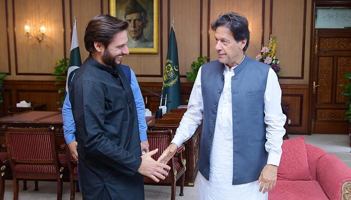 ہمیں-حکومت-کو-تھوڑا-مزید-وقت-دینا-چاہیے،-شاہد-آفریدی