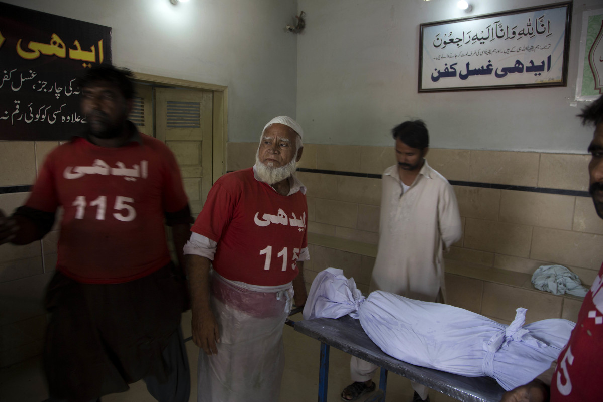 بدبخت-بیٹے-نے-بیوی-کے-ساتھ-مل-کر-ماں-کو-مار-ڈالا