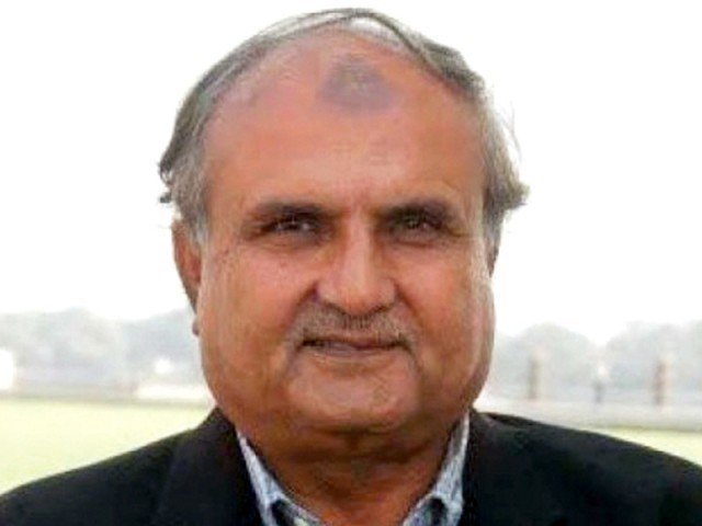 مصباح-الحق-کو-صرف-ہیڈ-کوچ-کا-عہدہ-رکھنا-چاہیے،-اقبال-قاسم