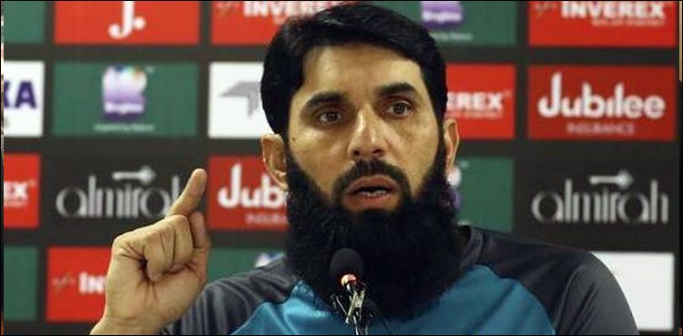 مصباح-الحق-کے-تین-عہدے،-نتیجہ-صفر،-شائقین-اور-سابق-کرکٹرز-کی-کڑی-تنقید