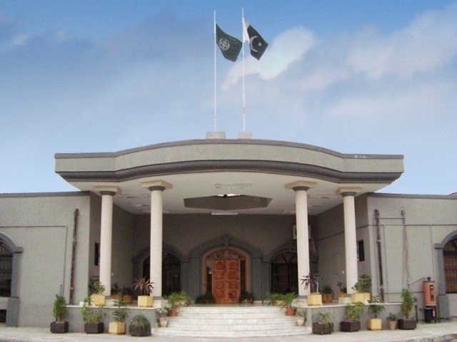 بچوں-پر-تشدد-روکنے-کا-بل-پارلیمنٹ-نہ-بھیجنے-پر-وزارت-قانون-سے-جواب-طلب