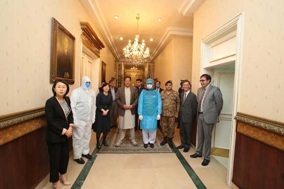 وزیراعظم-سے-چینی-حکام-کی-ملاقات،-حفاظتی-لباس-اور-میڈیکل-کیئر-سامان-عطیہ