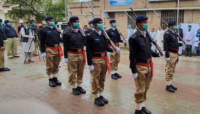 کورونا-سے-سندھ-پولیس-کے-مزید-دو-اہلکار-انتقال-کر-گئے،-5-ایس-ایس-پیز-سمیت-409-اہلکار-متاثر