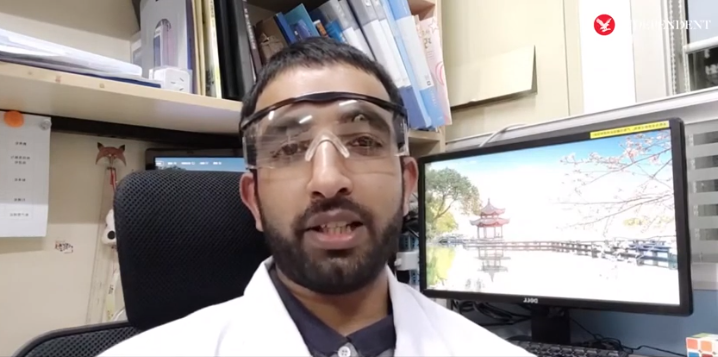 پاکستانی-طالب-علم-کا-کمال،دو-منٹ-میں-چارج-ہونے-والی-بیٹری-تیار