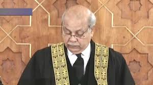 کمرہ-عدالت-لوگوں-سے-بھرا-دیکھ-کر-چیف-جسٹس-نے-برہمی-کا-اظہار-کیوں-کیا؟