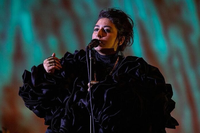 arooj-aftab-will-be-the-first-pakistani-to-perform-in-grammys