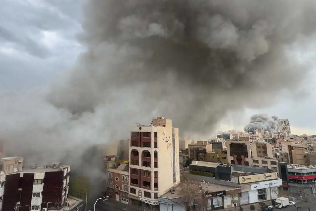 as-washington-confirms-the-first-us-service-members-killed-israel-launches-new-attacks-on-iranian-targets