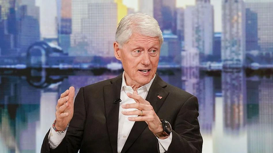 bill-clinton-questioned-about-hot-tub-photo-testifies-he-was-unaware-of-epsteins-crimes