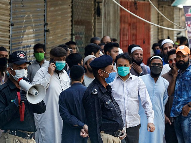 covid-19-pakistan-reports-1531-new-cases-83-deaths