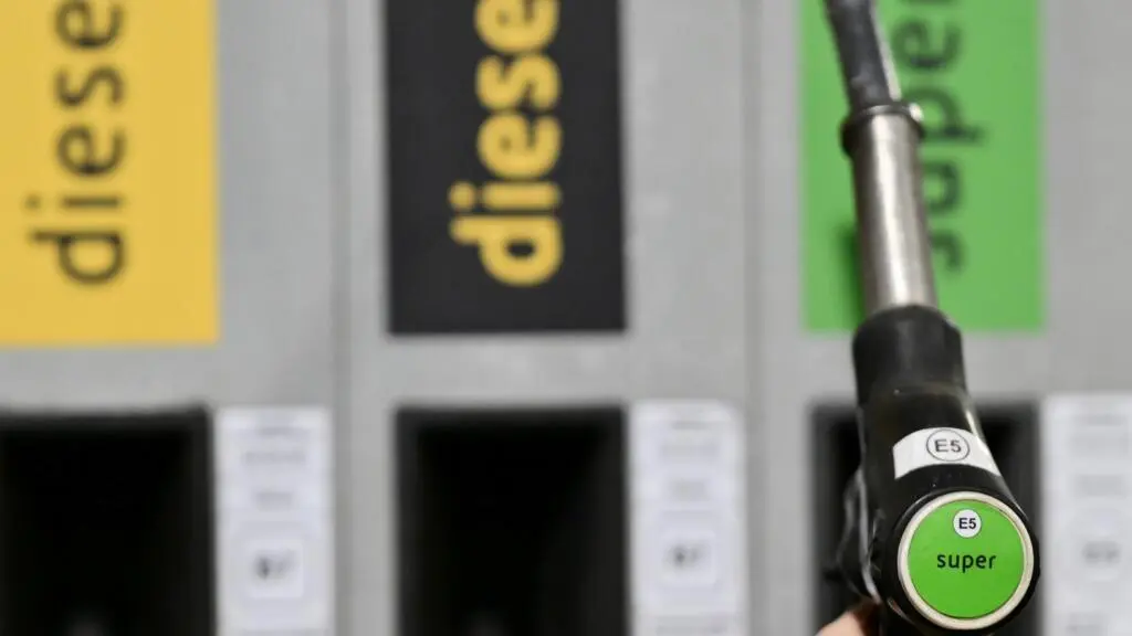crude-prices-hit-100-even-as-countries-agree-to-release-record-oil-reserves