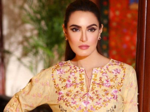 famous-pakistani-model-cum-actor-nadia-hussain-contracts-covid-19