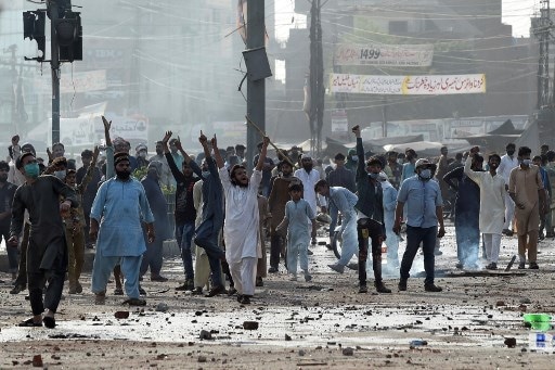 govt-decides-to-ban-tehreek-e-labbaik-pakistan
