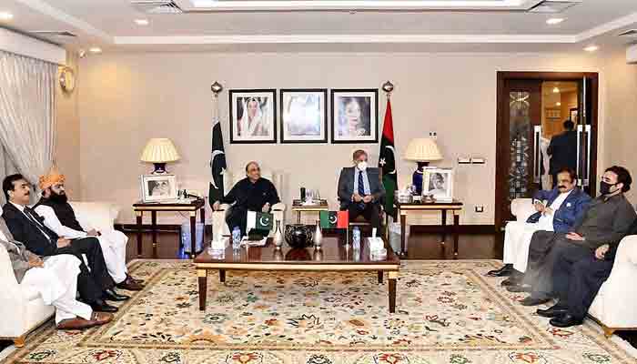 govt-likely-to-pick-between-early-polls-tough-economic-steps-today