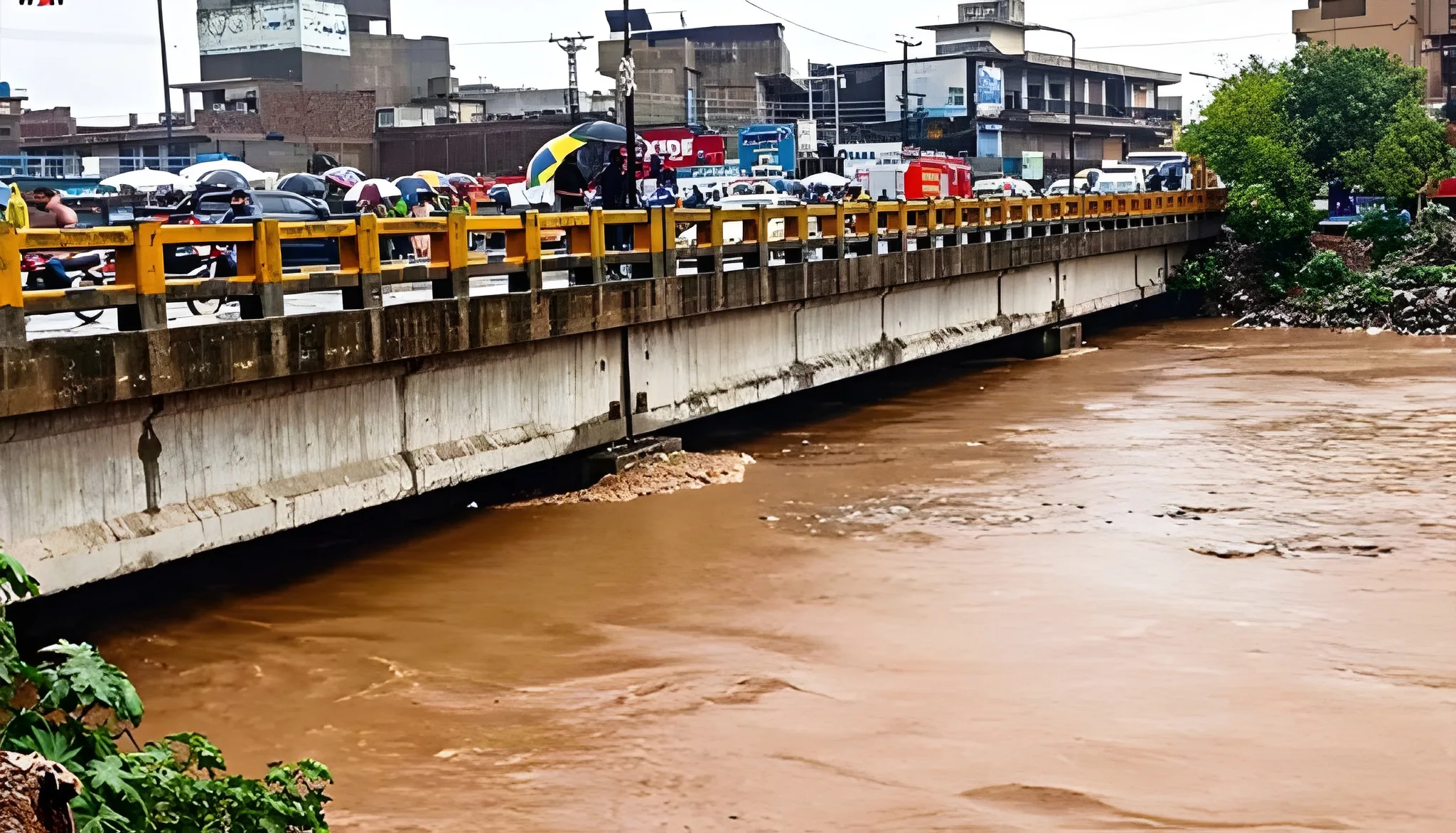 heavy-rain-sends-nullah-lai-into-high-flood-as-sirens-sound-in-rawalpindi