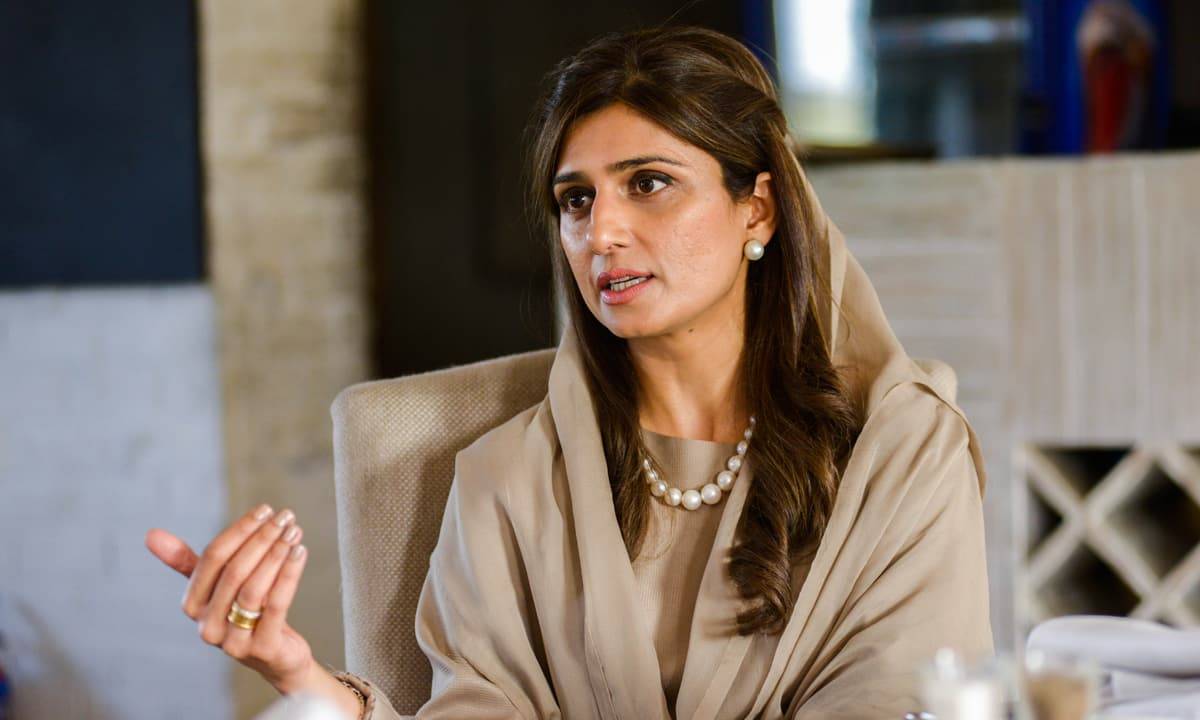 hina-khar-momen-discuss-pak-bangladesh-bilateral-cooperation