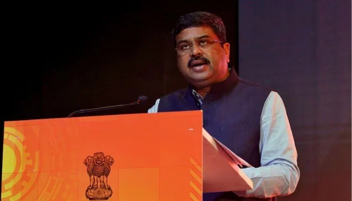 indias-education-minister-steps-down-after-student-protests