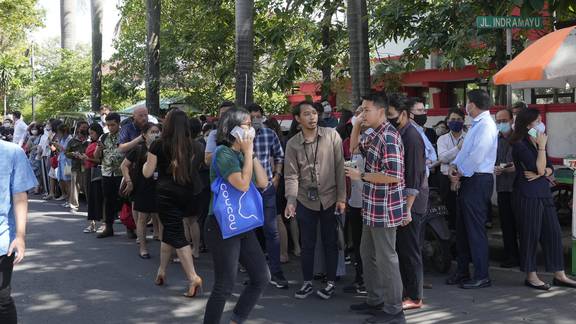 indonesia-earthquake-shakes-java-island-kills-at-least-44