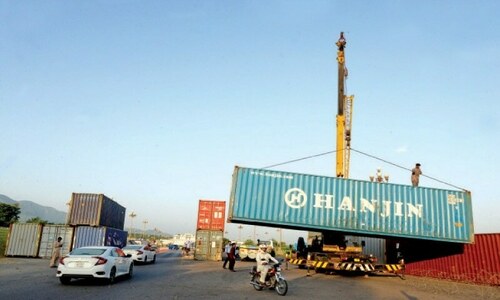 islamabad-likely-to-be-cut-off-from-rest-of-country-ahead-of-pti-s-march