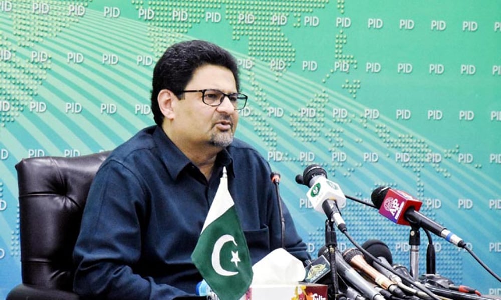 miftah-responds-to-karachi-mother-complaining-about-high-inflation-in-a-video