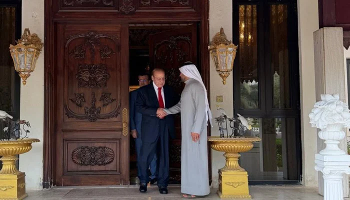 nawaz-sharif-meets-pakistani-emirati-business-leaders-during-uae-visit