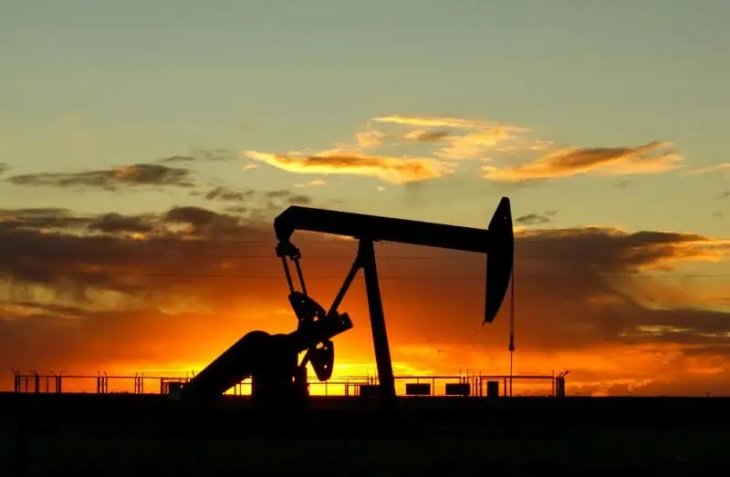 ogdc-strikes-oil-and-gas-in-kohat-company-confirms-discovery