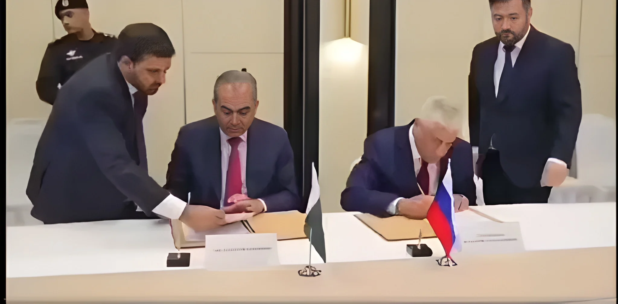 pakistan-russia-sign-accords-to-tackle-illegal-immigration-and-drug-trafficking