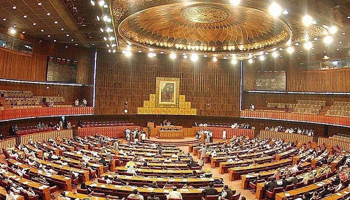 pakistan-s-women-lawmakers-demand-public-hanging-of-rapists-killers