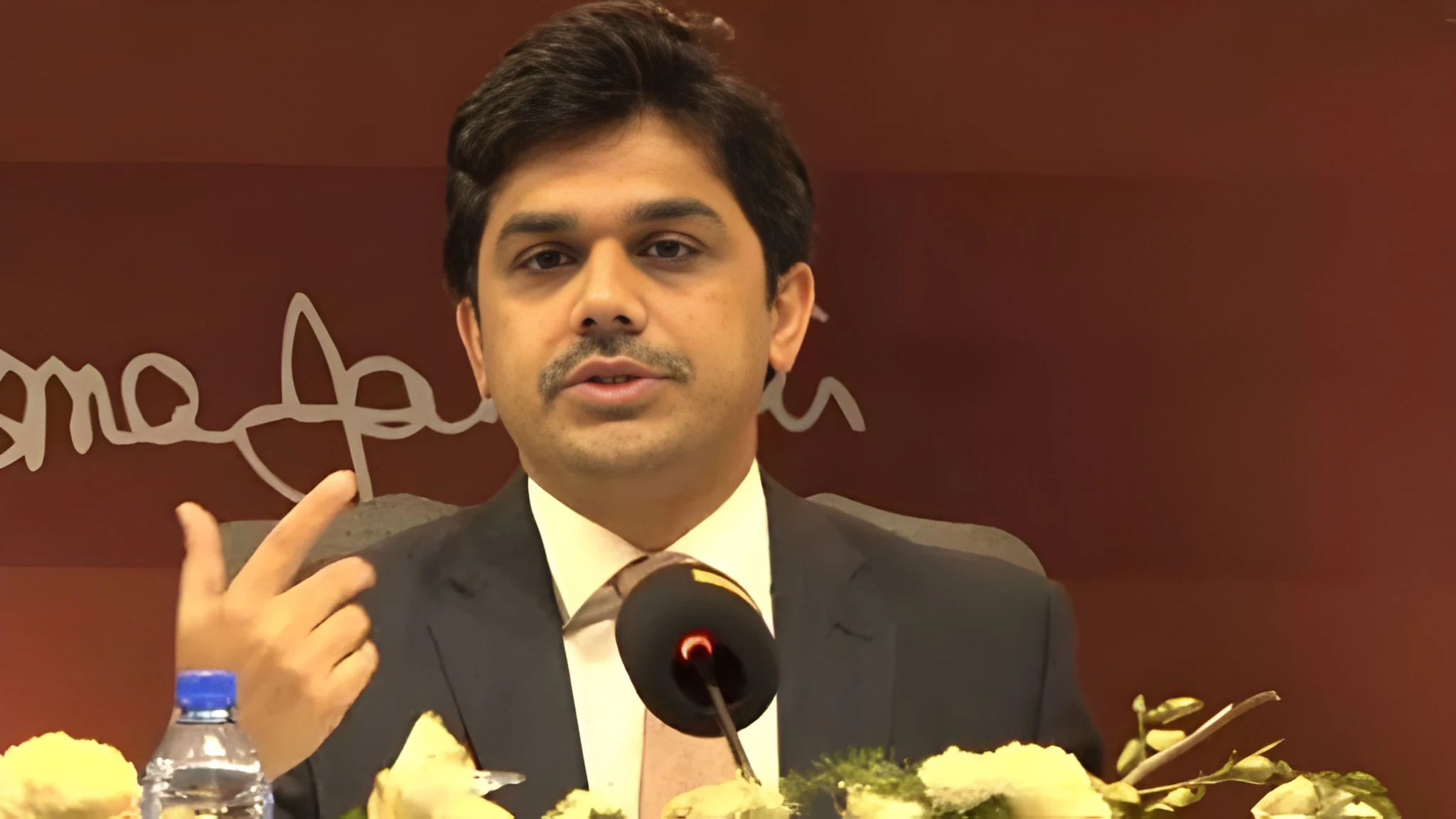 pti-founder-used-harsh-words-about-aleema-khan-claims-huzaifa-rehman