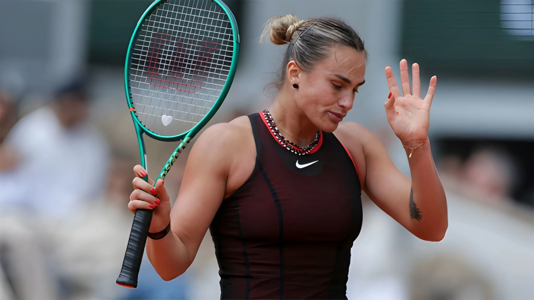sabalenka-crashes-out-as-shnaider-reaches-french-open-semifinal-with-chwalinska