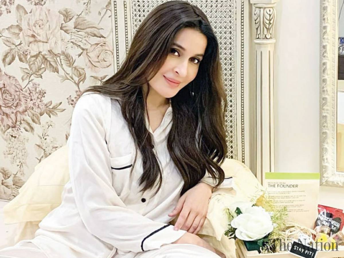 shaista-lodhi-s-upcoming-series-pardes-is-about-a-husband-and-wife-separated-by-distance