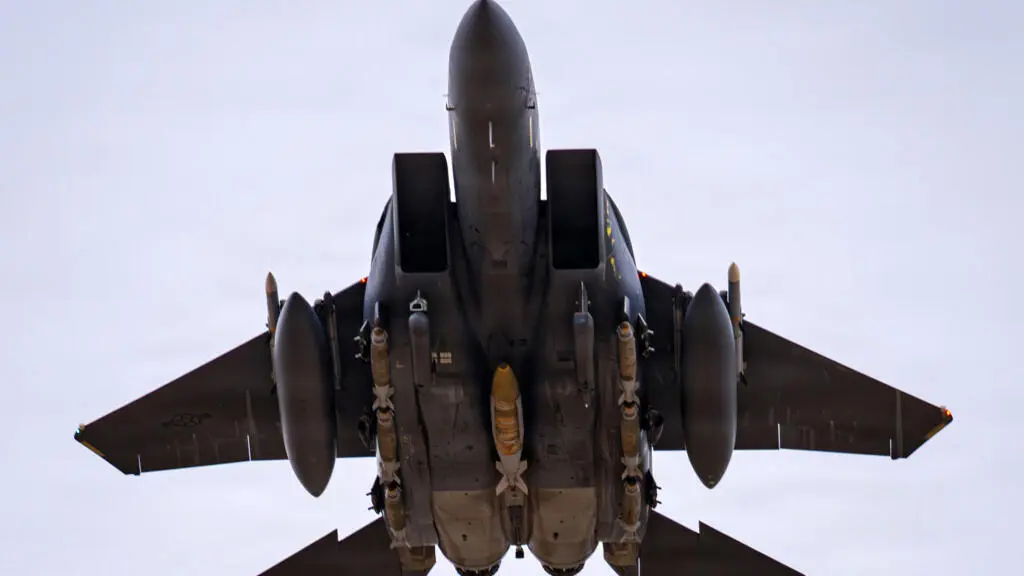 us-presses-search-for-missing-crew-member-after-downed-jet-as-iran-offers-reward-for-capture