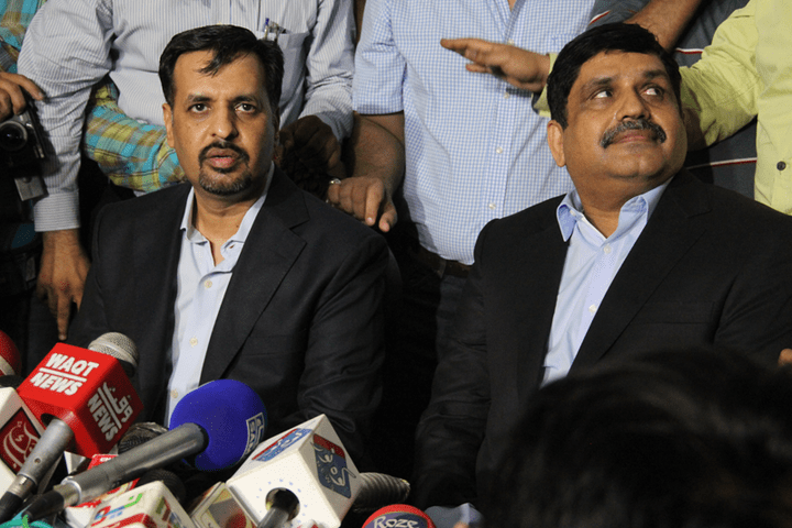 zardari-can-topple-pti-govt-but-he-is-supporting-it-says-mustafa-kamal