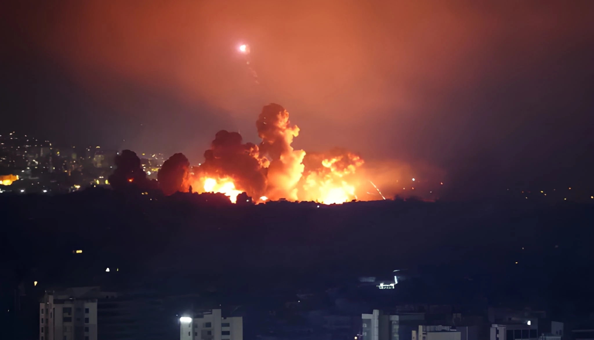 اسرائیل-کے-لبنان-پر-تازہ-فضائی-حملے،-8-افراد-جاں-بحق