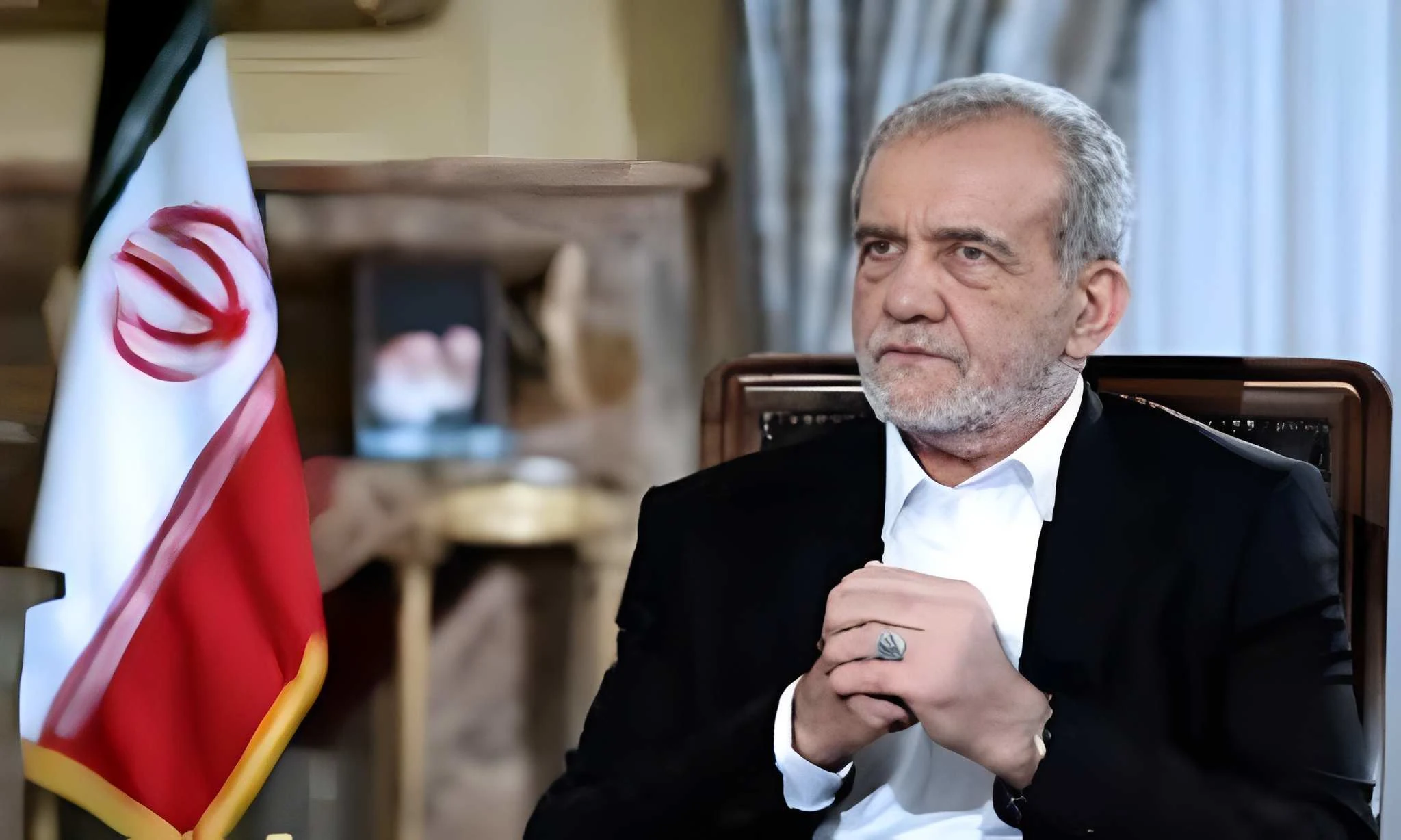 امریکی-حکام-خطے-کو-فوجی-دھمکیاں-دینا-بند-کر-دیں،-ایرانی-صدر