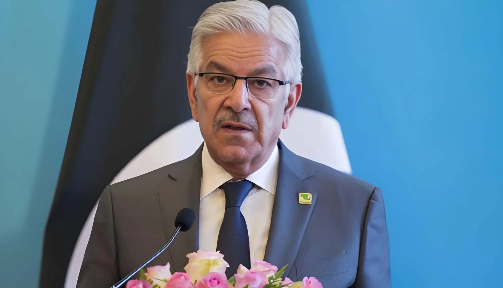 خواجہ-آصف-کا-بیان-افغانستان-میں-نئی-فضائی-کارروائی-سے-گریز-نہیں-کریں-گے