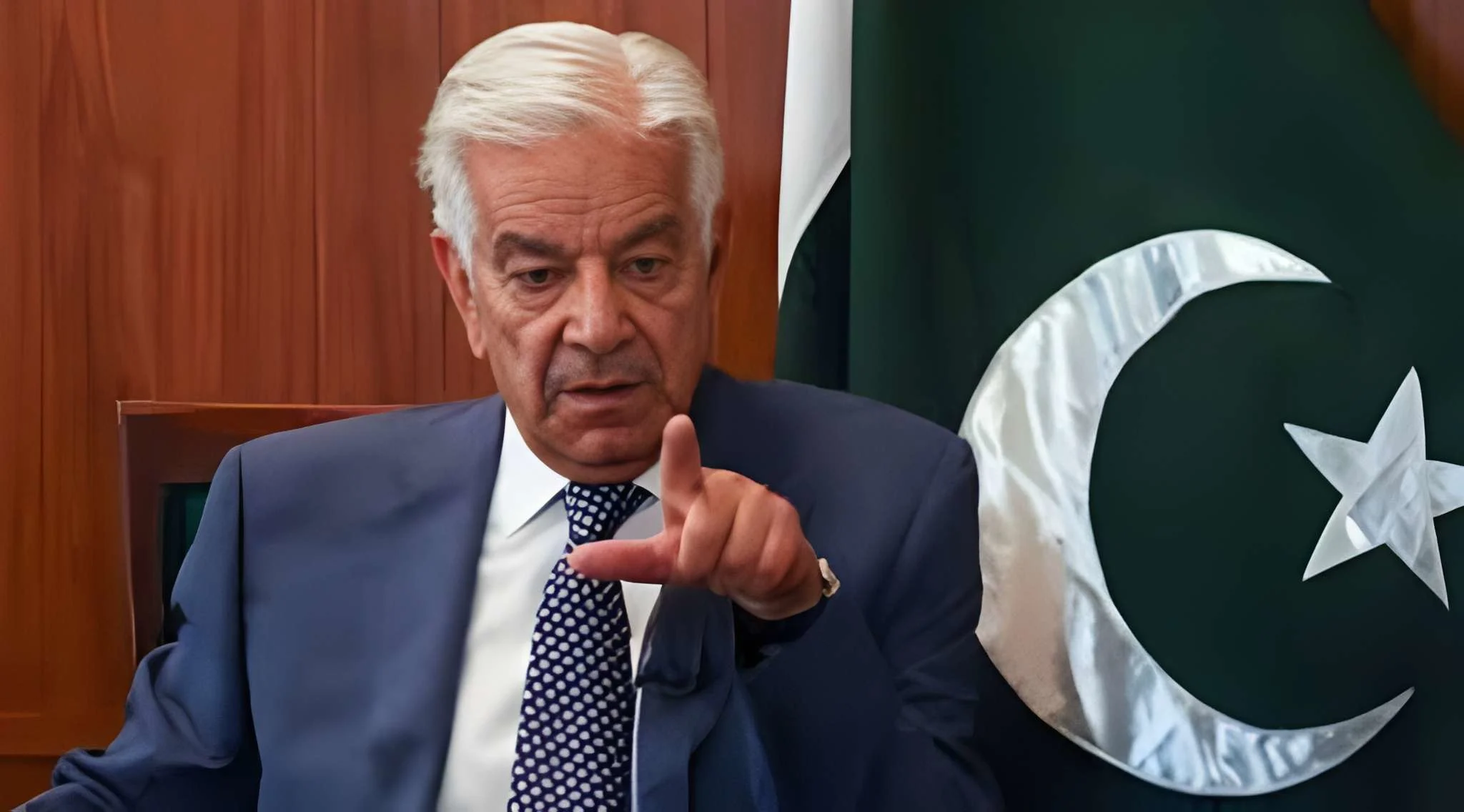 دشمن-کو-پناہ-دینا-الگ-بات-ہے-مگر-دشمنی-نہ-نبھائیں-خواجہ-آصف-کا-سراج-الدین-حقانی-کے-نام-واضح-بیان