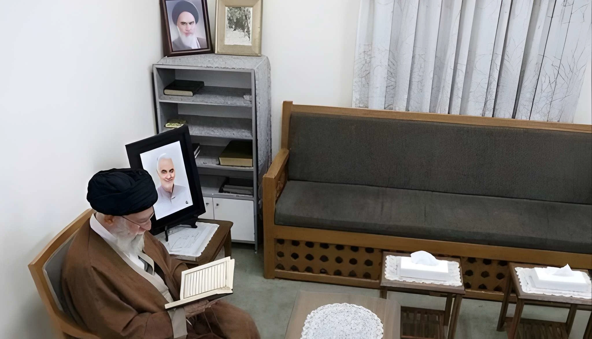 شہادت-سے-قبل-آیت-اللہ-خامنہ-ای-کی-آخری-تصویر-منظرعام-پر