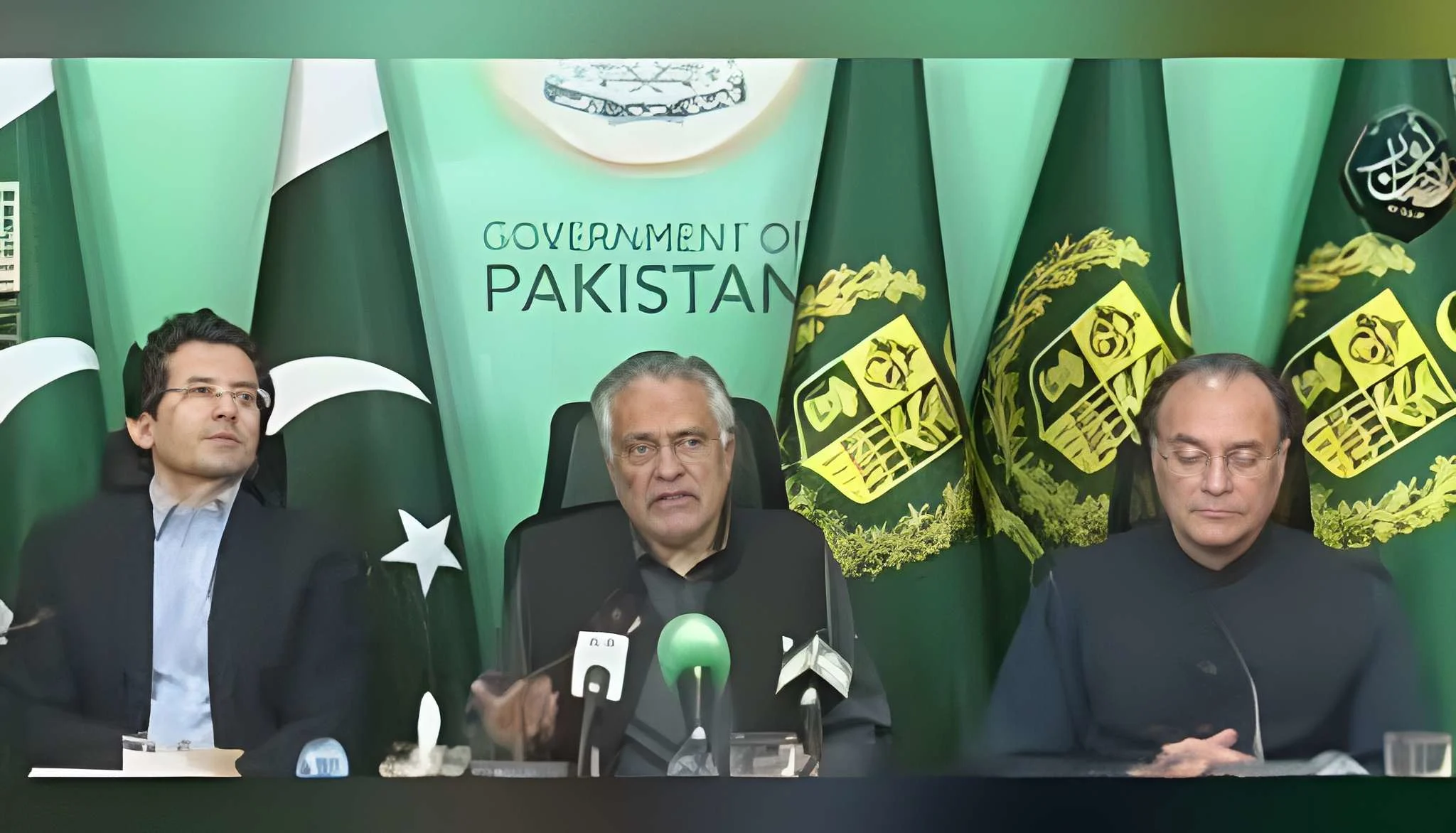 مشرقِ-وسطیٰ-میں-کشیدگی-کے-باعث-حکومت-نے-پیٹرول-اور-ڈیزل-55،-55-روپے-فی-لیٹر-مہنگا-کر-دیا