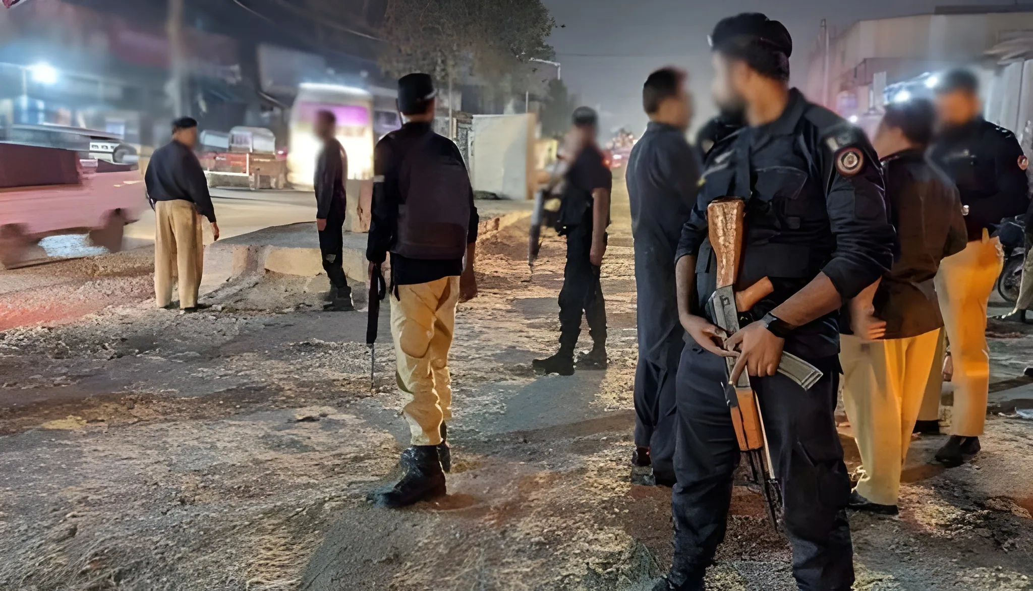 ٹنڈوجام-میں-پولیس-مقابلہ،-بس-لوٹنے-والے-چار-ملزمان-مارے-گئے