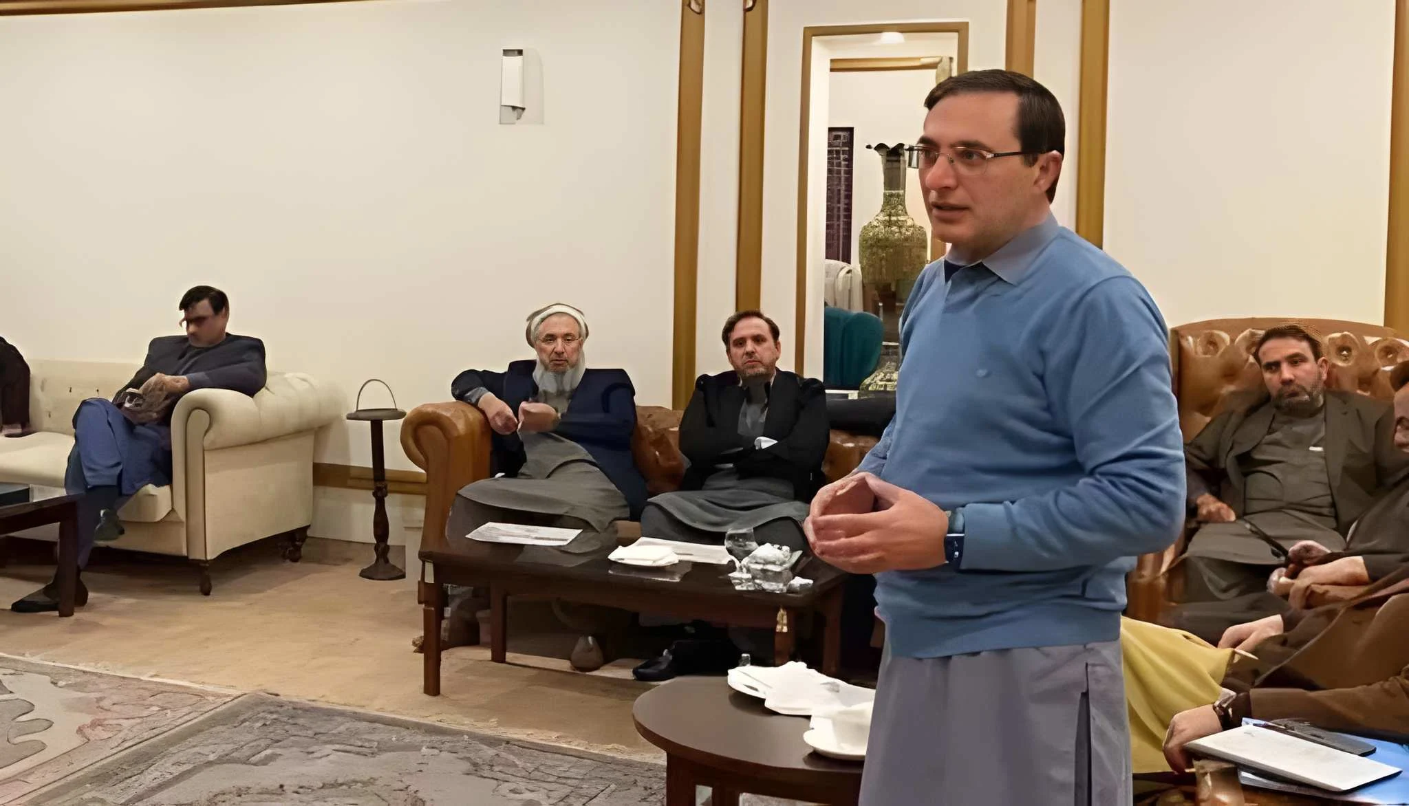 پی-ٹی-آئی-پارلیمانی-پارٹی-اجلاس-کی-اندرونی-کہانی-سامنے-آ-گئی