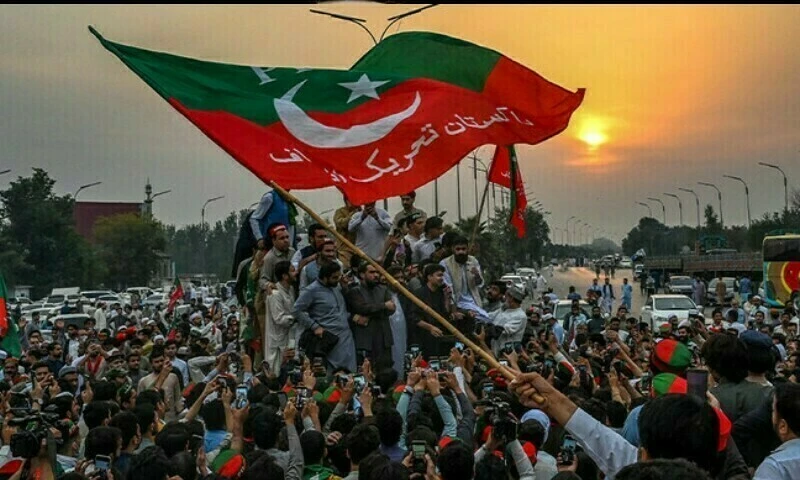 پی-ٹی-آئی-کے-احتجاج-پر-دارالحکومت-میں-لاک-ڈاؤن-جیسی-صورتحال،-پارلیمنٹ-کے-راستے-سیل