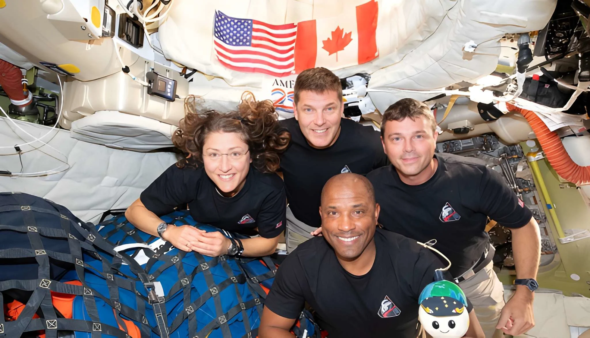 چاند-کے-گرد-چکر-لگانے-کے-بعد-آرٹیمس-2-مشن-زمین-پر-واپس-اترنے-کیلئے-تیار